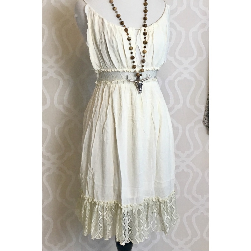 *LAST ONE* Ivory Antique Lace Dress - Picture 7 of 8
